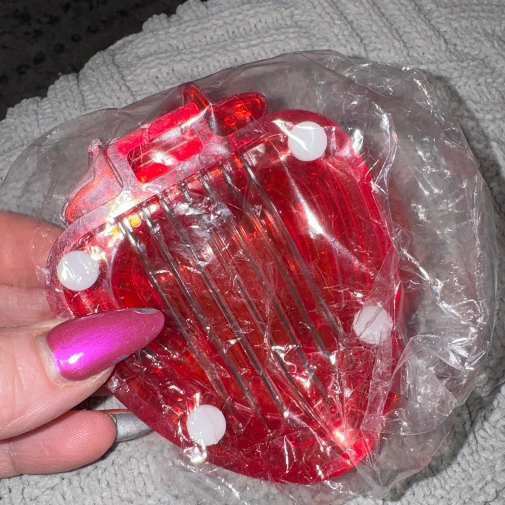 Noble Nest Strawberry Slicer